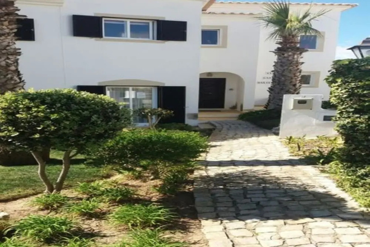 3 Bed Villa Sleeps 6, Free Wifi, Quiet Location