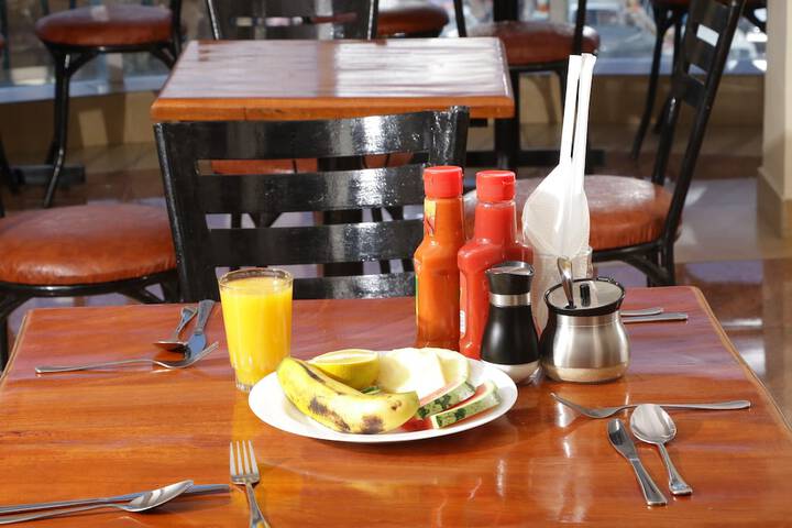 Breakfast/Coffee Service 25 of 35
