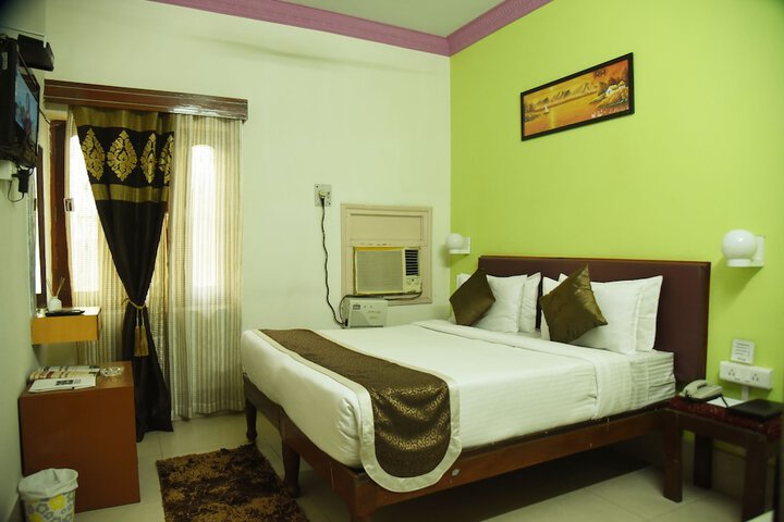 Room 7 of 13