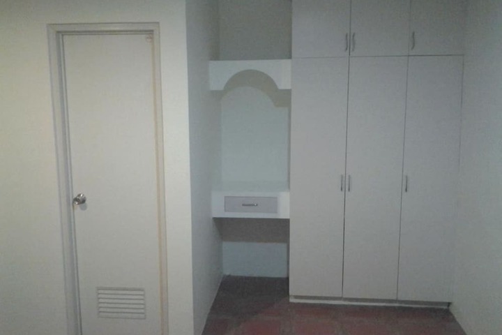 Room 10 of 37