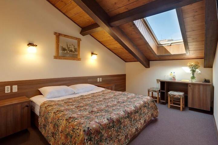 Room 5 of 34