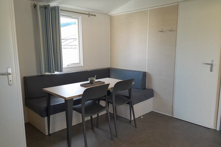 Room 6 of 39