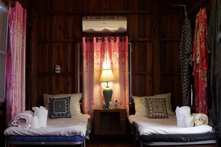 Room 28 of 116
