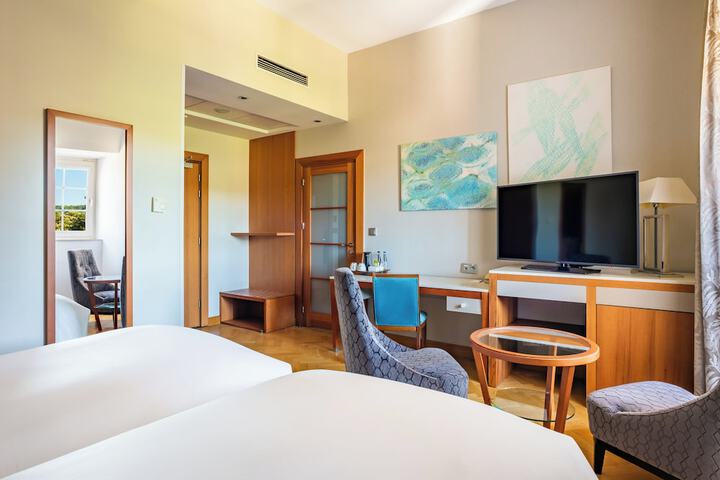 Room 15 of 139