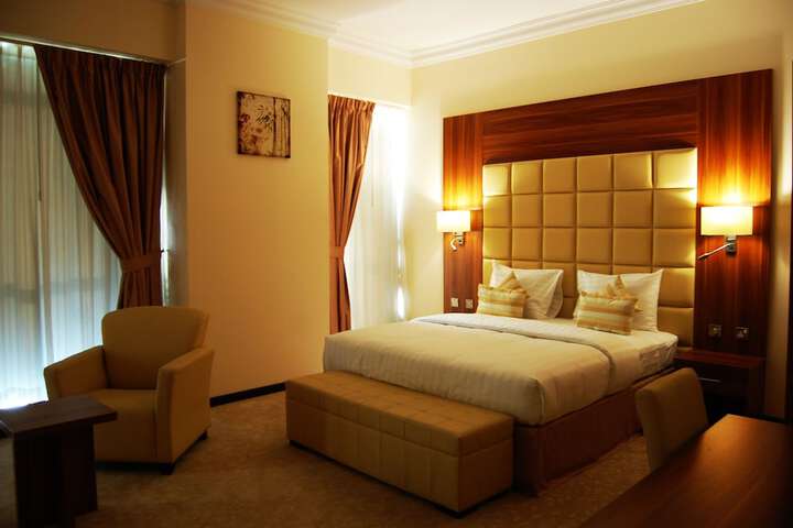Room 18 of 34