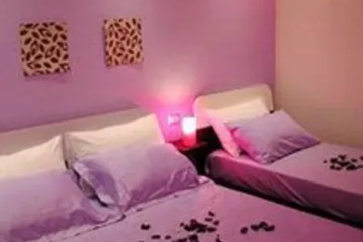 Room 2 of 4