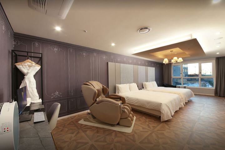 Room 20 of 140