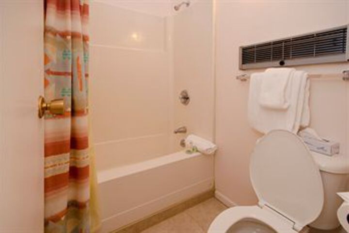 Room 14 of 27
