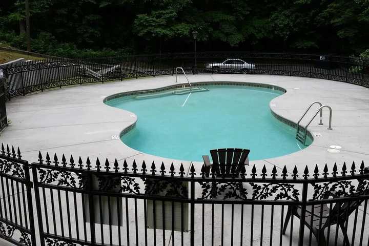 Pool 3 of 7