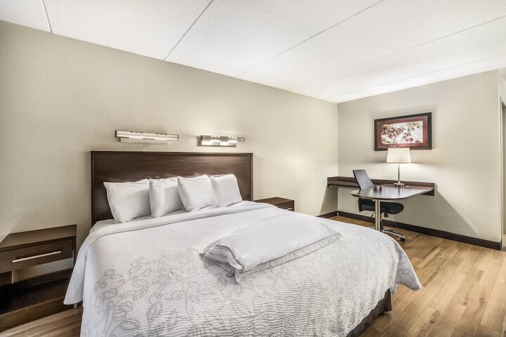 Premium King Bed (21 of 25)