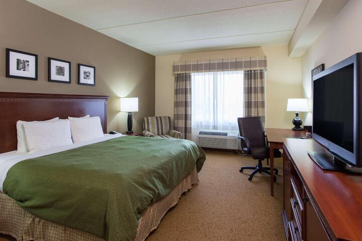 1 King Bed (12 of 13)