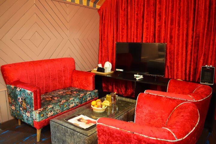 Room 19 of 47
