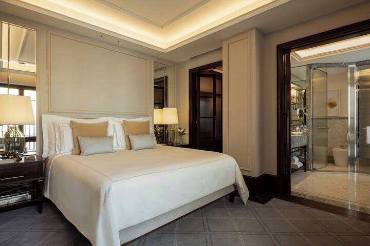Room 14 of 99