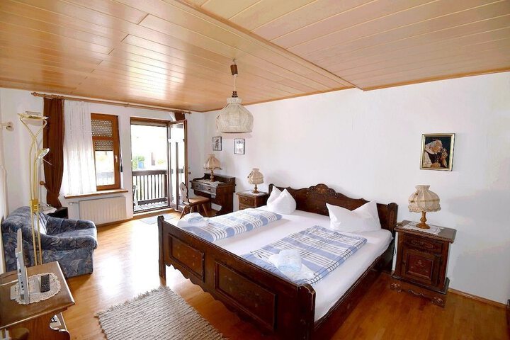 Room 4 of 13