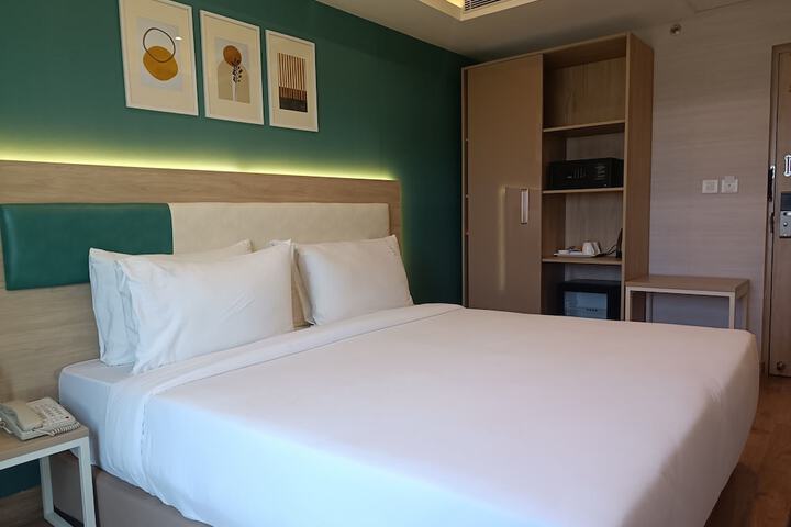 Room 9 of 54