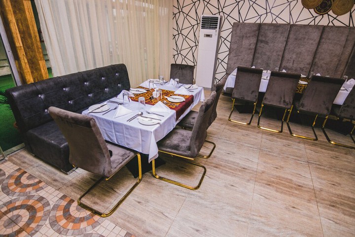 Dining 23 of 37