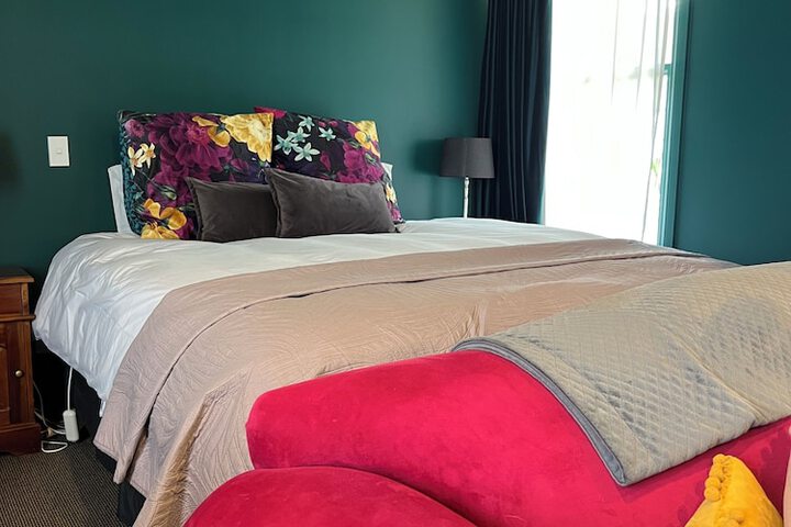 Room 10 of 83