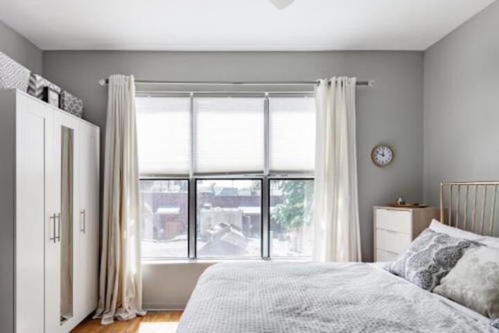 Trendy Castleberry Hill Condo Walk To Mercedes Benz All Downtown Attractions in Atlanta, GA