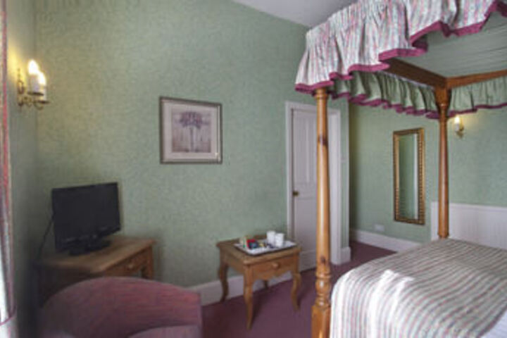 Room 72 of 95