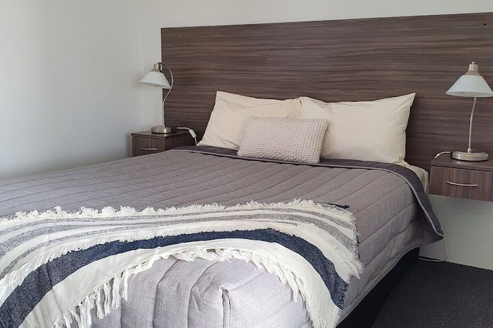 Room 5 of 32