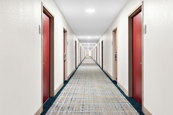 Ballroom/Hall 32 of 35
