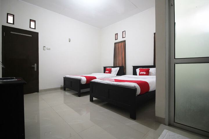 Room 17 of 34