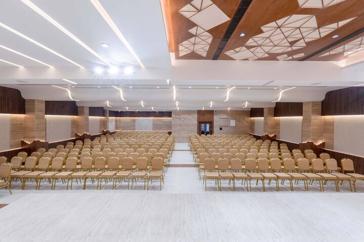 Ballroom/Hall 46 of 50