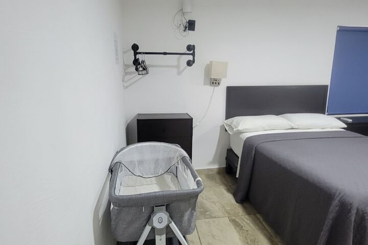 Room 35 of 140