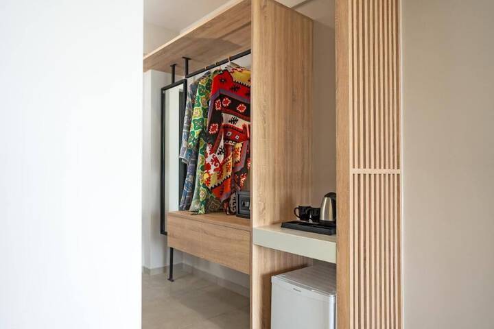 Room 13 of 46