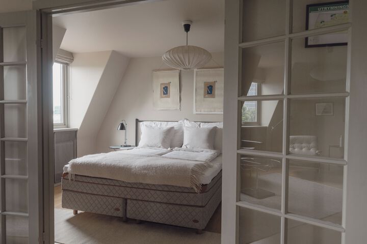 Room 16 of 18