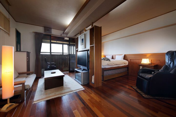 Room 7 of 68