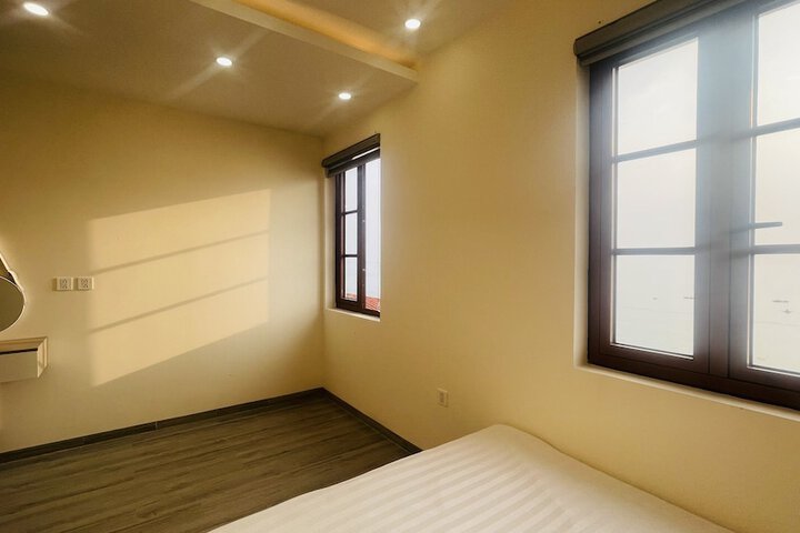 Room 4 of 38