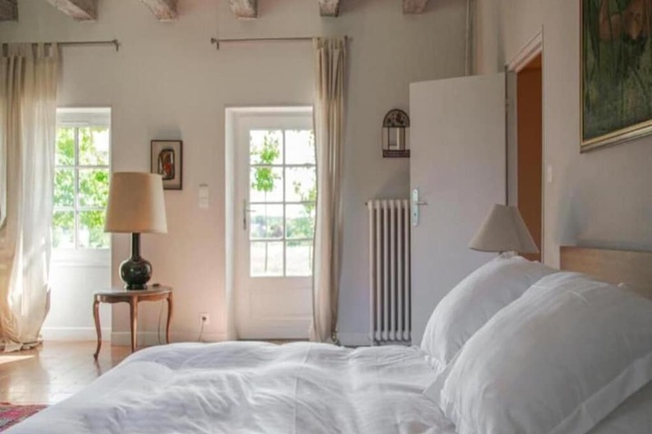 Room 4 of 355