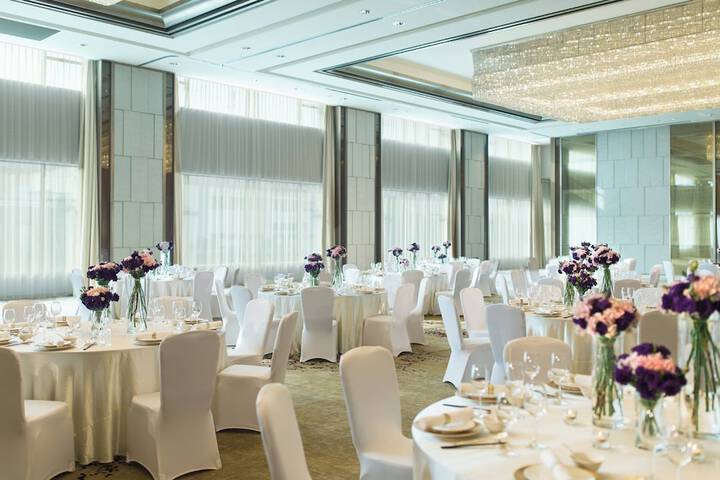 Ballroom/Hall 67 of 92