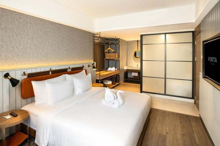 Room 10 of 23