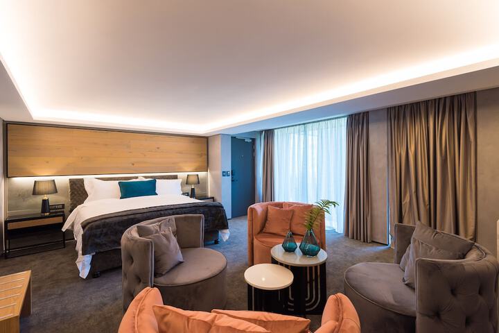 Room 7 of 49