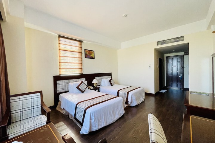 Room 2 of 50