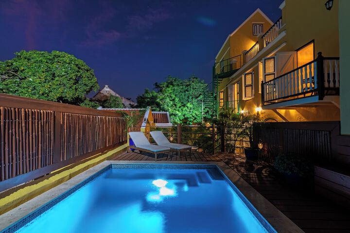 Pool 52 of 79