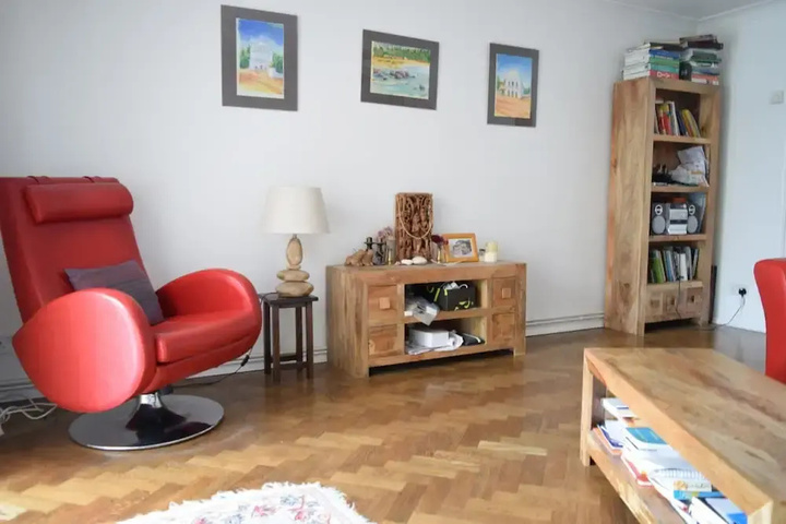 Room 3 of 16