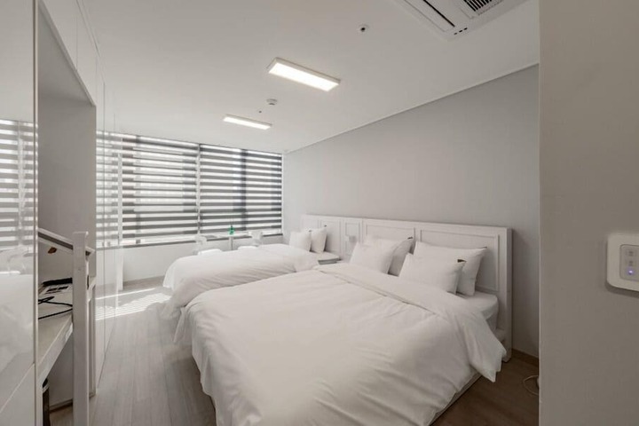 Room 60 of 90