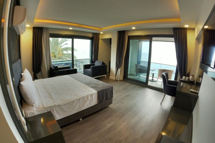 Room 12 of 22