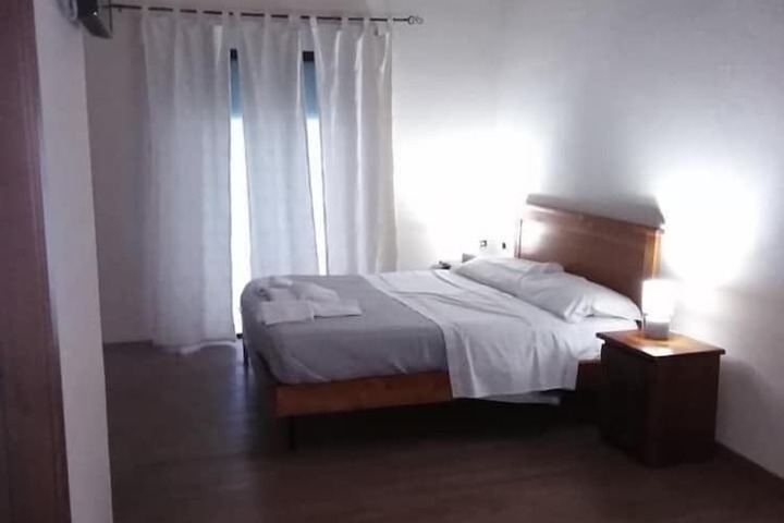 Room 4 of 17