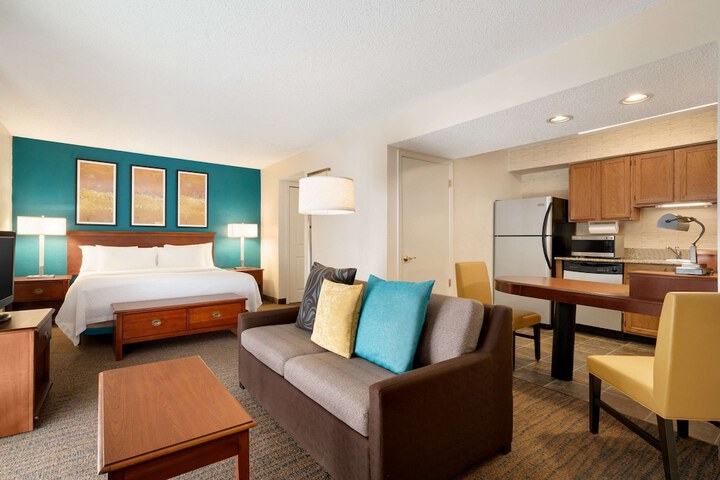 1 King Bed Studio Suite (10 of 12)