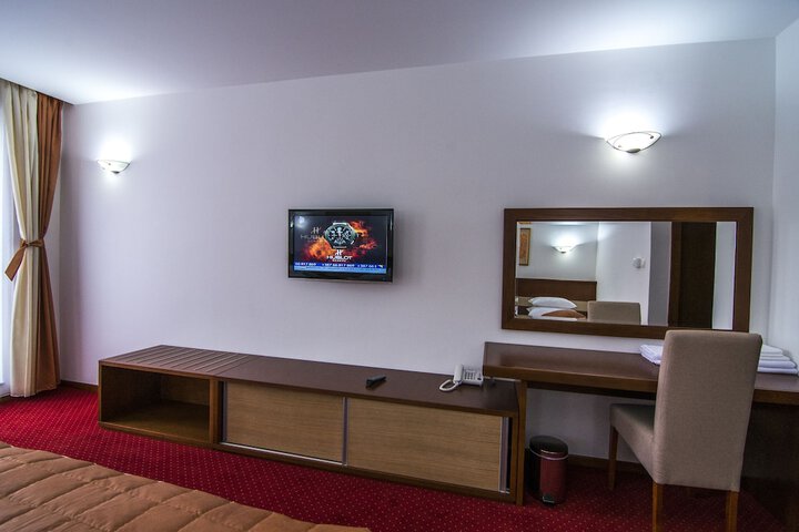 Room 16 of 27