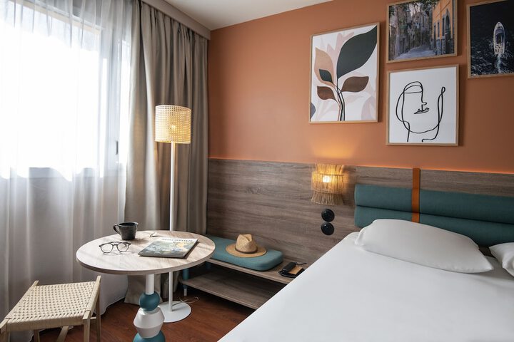 Room 2 of 55