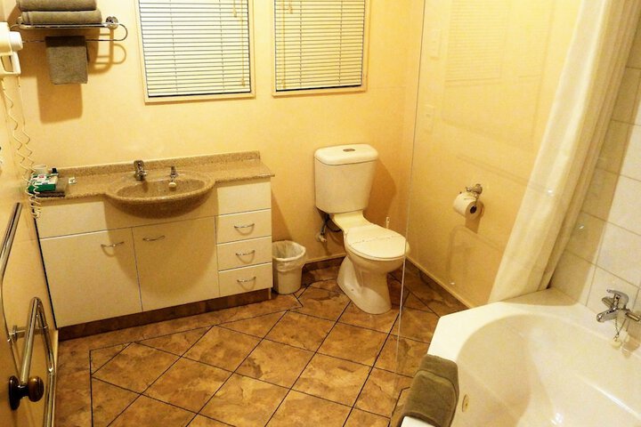 Room 30 of 38