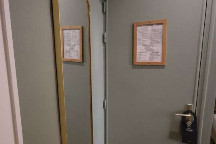 Room 77 of 128
