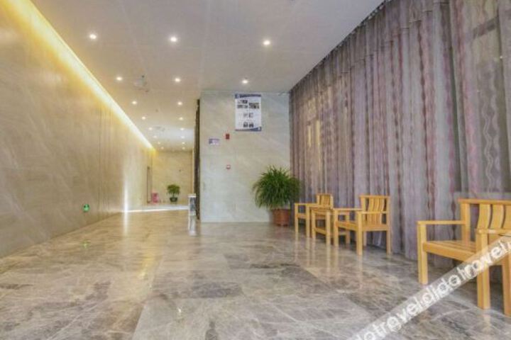 Hotel Interior 8 of 19
