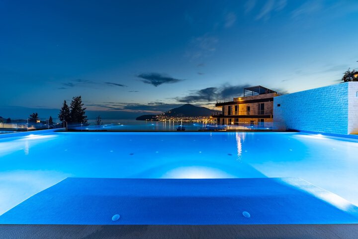 Pool 116 of 150