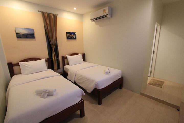 Room 8 of 53